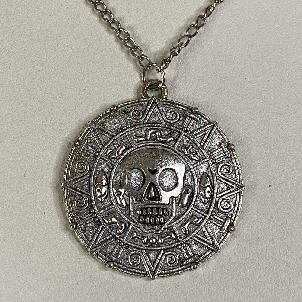 Pirates of the Caribbean Aztec‎ Skull Pendant Necklace Silver Medallion Coin New